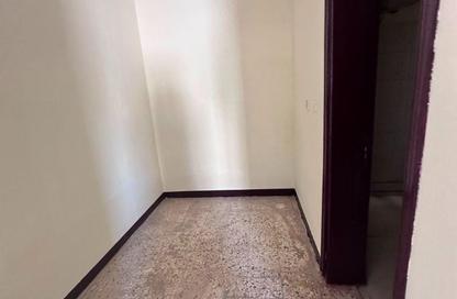Apartment - 3 Bedrooms - 2 Bathrooms for rent in Old Al Ghanim - Al Ghanim - Doha