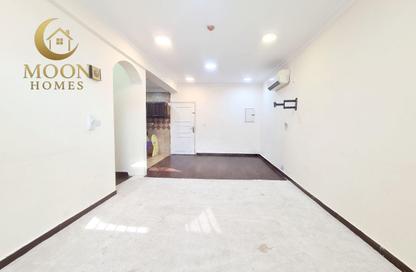 Apartment - 1 - 1 for rent in Umm Ghuwailina 4 - Umm Ghuwailina - Doha Apartment - 1 - 1 for rent in Umm Ghuwailina 4 - Umm Ghuwailina - Doha
