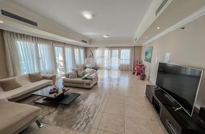 Apartment - 3 Bedrooms - 5 Bathrooms for sale in Tower 8 - Porto Arabia - The Pearl Island - Doha