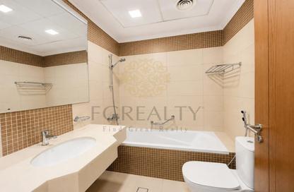 Apartment - 2 Bedrooms - 3 Bathrooms for rent in R-19 Building - Al Erkyah City - Lusail