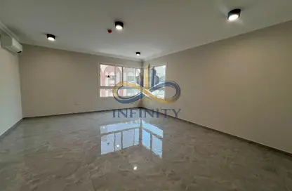 Apartment - 3 Bedrooms - 4 Bathrooms for rent in Musheireb Apartments - Musheireb - Doha
