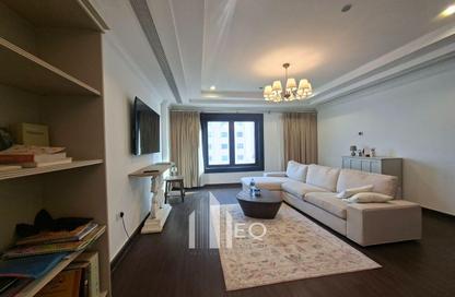 Apartment - 1 Bedroom - 2 Bathrooms for rent in East Porto Drive - Porto Arabia - The Pearl Island - Doha