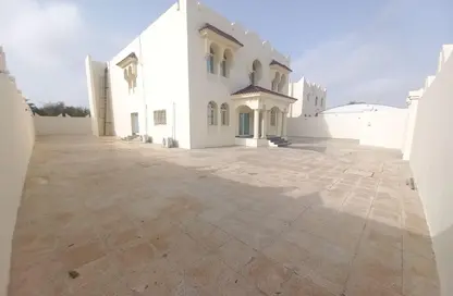 فيلا - 5 غرف نوم - 5 حمامات للايجار في 870 شارع - جنوب الدحيل - الدحيل - الدوحة