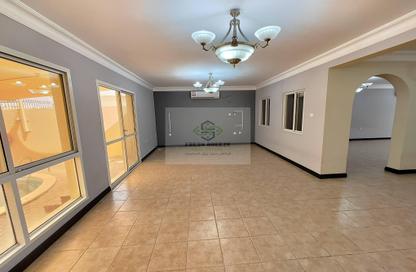 مجمع سكني - 4 غرف نوم - 4 حمامات للايجار في شارع الوعب - الوعب - الدوحة