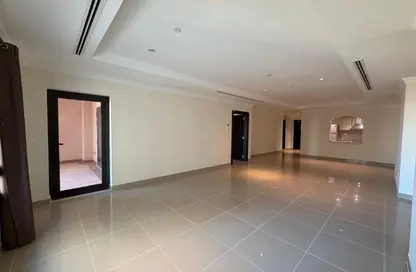 Apartment - 1 Bedroom - 2 Bathrooms for rent in East Porto Drive - Porto Arabia - The Pearl Island - Doha