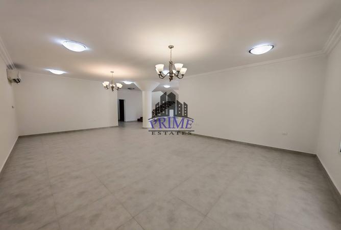 56418269 - Property Image 3