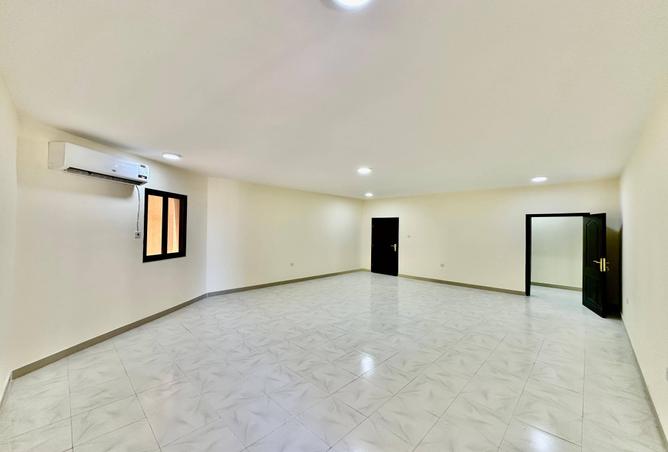 57302853 - Property Image 3