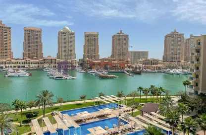 شقة - 2 غرف نوم - 4 حمامات للايجار في The St. Regis Marsa Arabia Island - Marsa Arabia - جزيرة اللؤلؤة - الدوحة