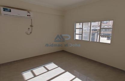 Apartment - 2 Bedrooms - 2 Bathrooms for rent in Madinat Khalifa - Doha