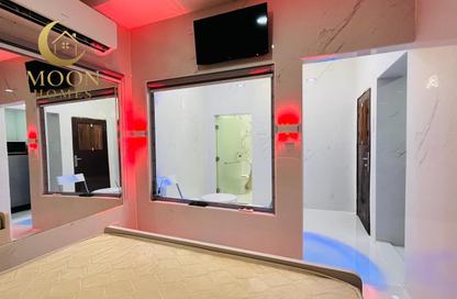 Apartment - Studio - 1 Bathroom for rent in Umm Ghwailina Comm - Umm Ghuwalina - Umm Ghuwailina - Doha