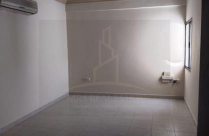 Apartment - 2 Bedrooms - 2 Bathrooms for rent in Bin Omran 46 - Fereej Bin Omran - Doha