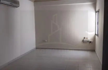 شقة - 2 غرف نوم - 2 حمامات للايجار في 46 بن عمران - فريج بن عمران - الدوحة