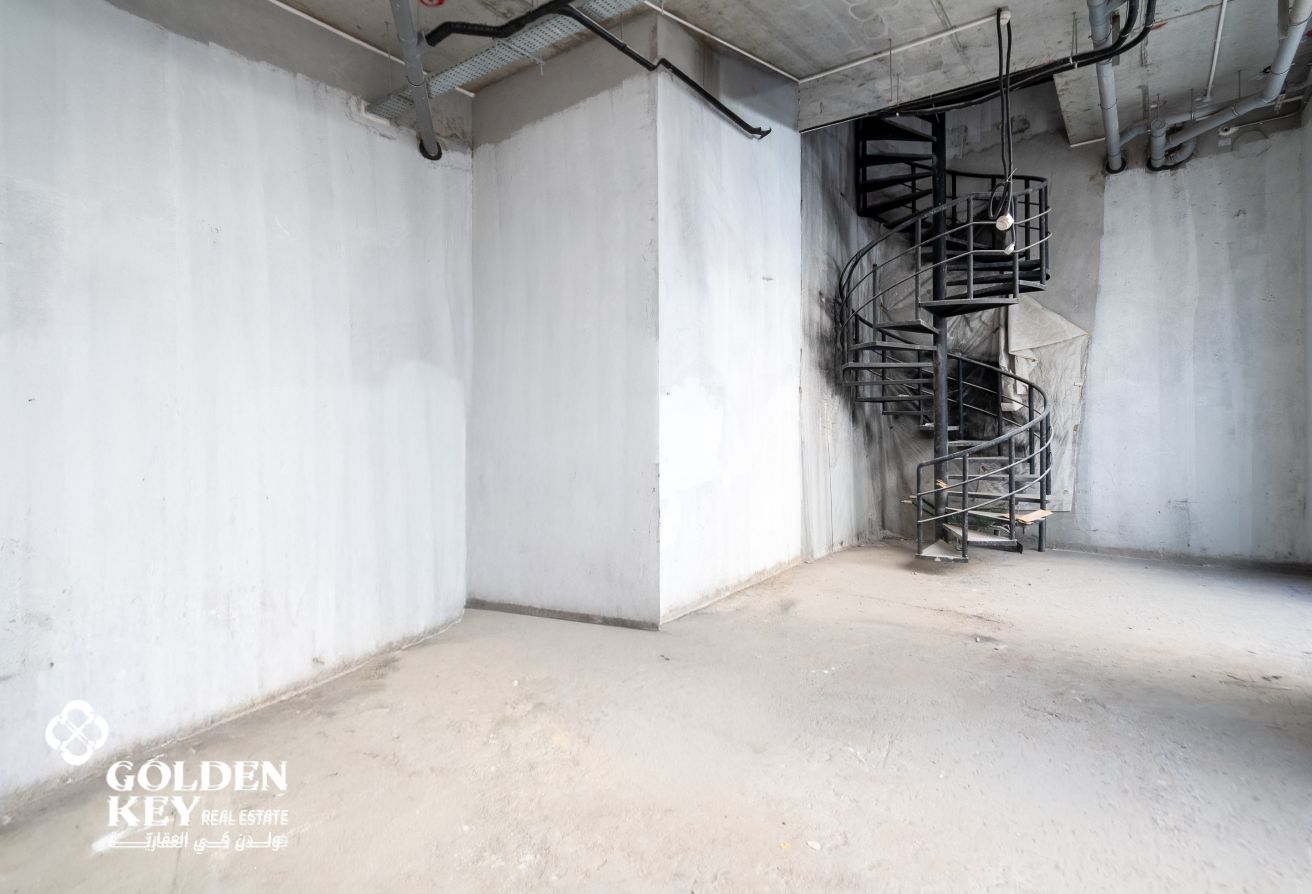 Premium Commercial Unit w/ Mezzanine – Al Gharrafa