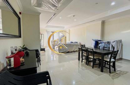 Apartment - 1 Bedroom - 2 Bathrooms for rent in Tower 28 - Porto Arabia - The Pearl Island - Doha