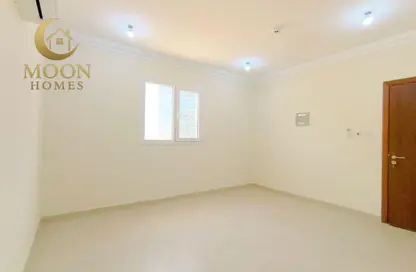 Apartment - Studio - 1 Bathroom for rent in Doha Al Jadeed - Doha