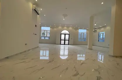 Villa - 5 Bedrooms - 6 Bathrooms for rent in Duhail Villas - Al Duhail - Doha