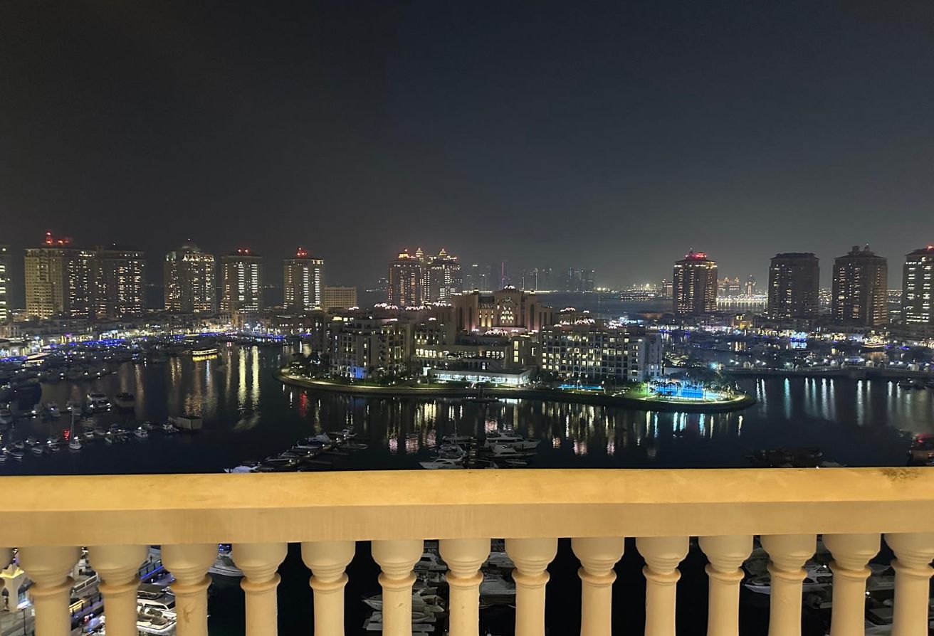 LUXURIOUS TWO-BEDROOM | BALCONY | MARINA VIEW thumbnail 16
