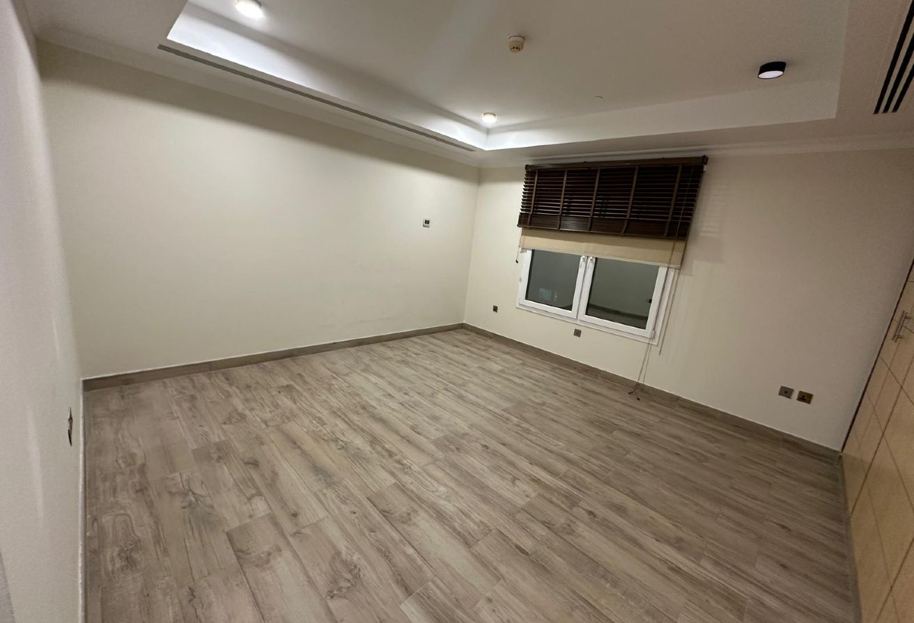 LUXURIOUS TWO-BEDROOM | BALCONY | MARINA VIEW thumbnail 9