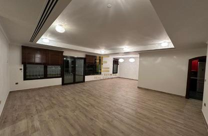 Apartment - 2 Bedrooms - 3 Bathrooms for rent in West Porto Drive - Porto Arabia - The Pearl Island - Doha