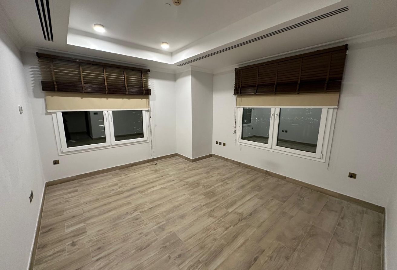 LUXURIOUS TWO-BEDROOM | BALCONY | MARINA VIEW thumbnail 12