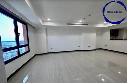 Apartment - 2 Bedrooms - 2 Bathrooms for sale in West Porto Drive - Porto Arabia - The Pearl Island - Doha