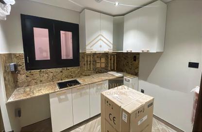 Apartment - 2 Bedrooms - 3 Bathrooms for rent in Salwa Road - Al Aziziyah - Doha