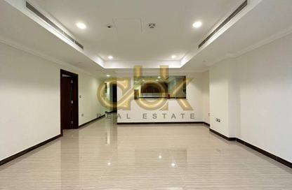 Apartment - 1 Bedroom - 2 Bathrooms for rent in East Porto Drive - Porto Arabia - The Pearl Island - Doha