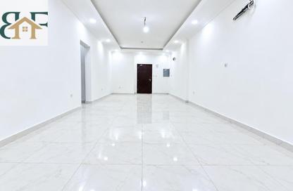 Apartment - 2 - 3 for rent in Umm Ghwailina Comm - Umm Ghuwalina - Umm Ghuwailina - Doha
