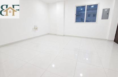 Apartment - 2 - 3 for rent in Umm Ghwailina Comm - Umm Ghuwalina - Umm Ghuwailina - Doha