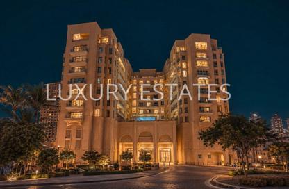 Apartment - 3 Bedrooms - 5 Bathrooms for sale in Porto Arabia - The Pearl Island - Doha