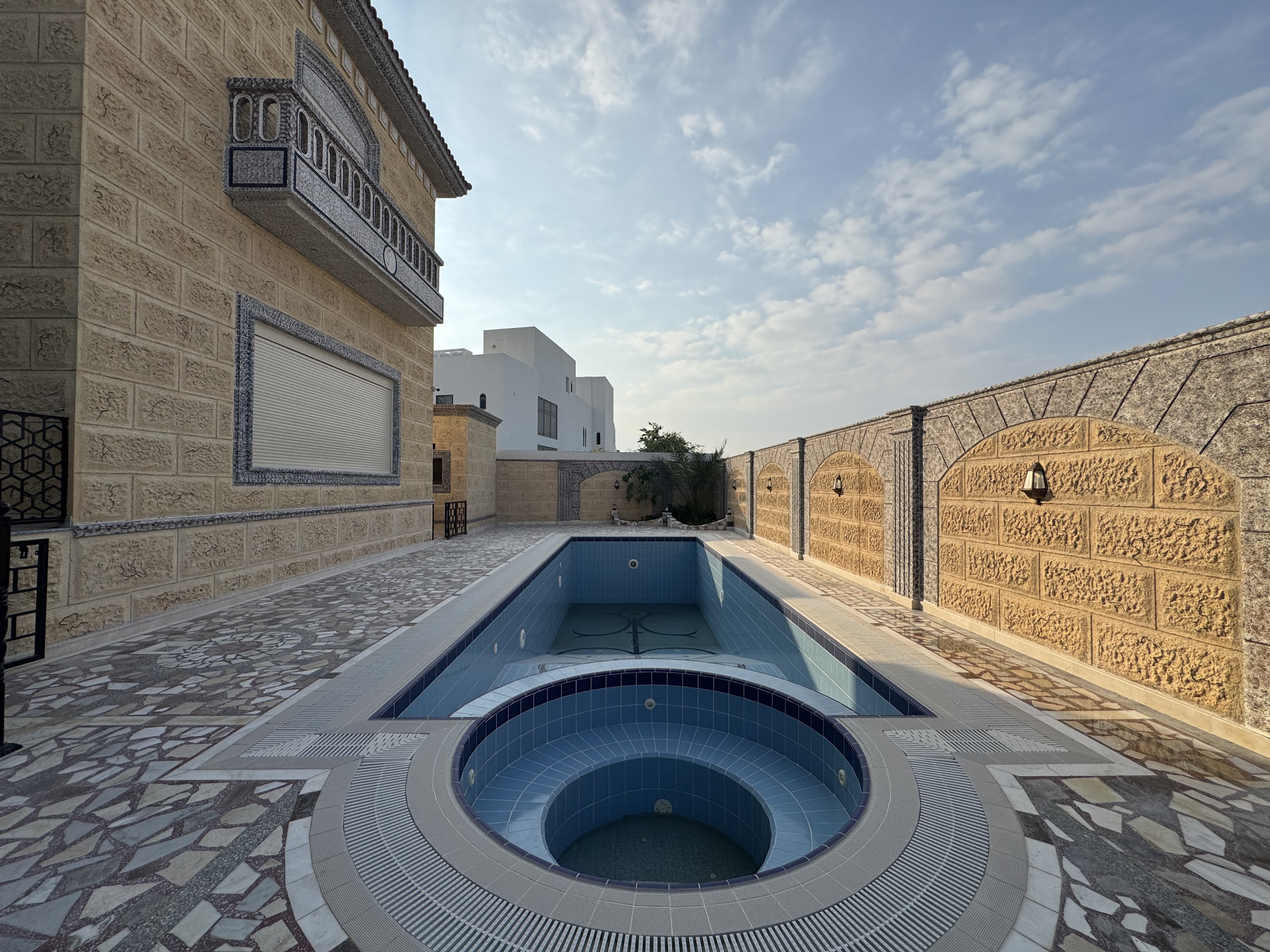 STAND ALONE VILLA SF WITH PRIVATE POOL - villa in Waterfront Residential