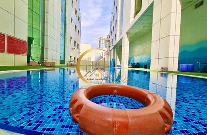 Apartment - 3 Bedrooms - 2 Bathrooms for rent in Al Khair Tower - Corniche Road - Corniche Road - Doha