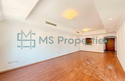 Apartment - 2 Bedrooms - 3 Bathrooms for rent in West Porto Drive - Porto Arabia - The Pearl Island - Doha
