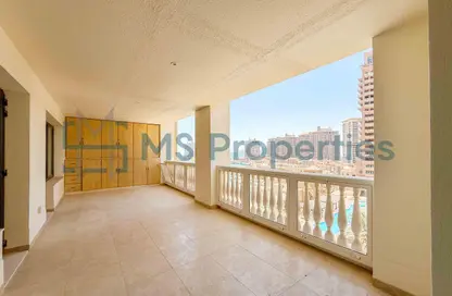 Apartment - 2 Bedrooms - 3 Bathrooms for rent in West Porto Drive - Porto Arabia - The Pearl Island - Doha