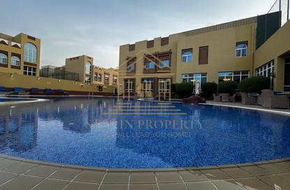 مجمع سكني - 4 - 5 للايجار في شارع الوعب - الوعب - الدوحة