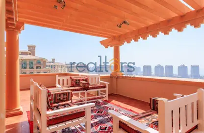 (بنتهاوس  (روف - 5 غرف نوم - 6 حمامات للايجار في طريق بورتو الغربي - بورتو أرابيا - جزيرة اللؤلؤة - الدوحة