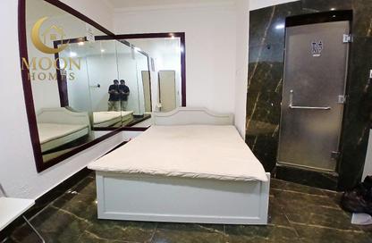 Apartment - Studio - 1 Bathroom for rent in Umm Ghuwailina 4 - Umm Ghuwailina - Doha