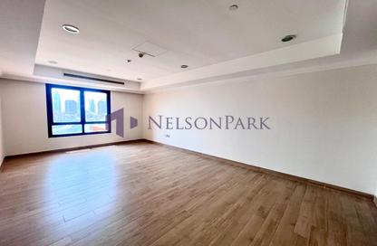 Apartment - 1 Bedroom - 2 Bathrooms for rent in East Porto Drive - Porto Arabia - The Pearl Island - Doha Apartment - 1 Bedroom - 2 Bathrooms for rent in East Porto Drive - Porto Arabia - The Pearl Island - Doha
