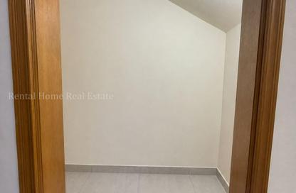 Apartment - Studio - 1 for rent in Fereej Bin Omran - Doha