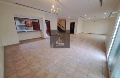 Compound - 3 Bedrooms - 4 Bathrooms for rent in Ain Khaled Villas - Ain Khaled - Doha