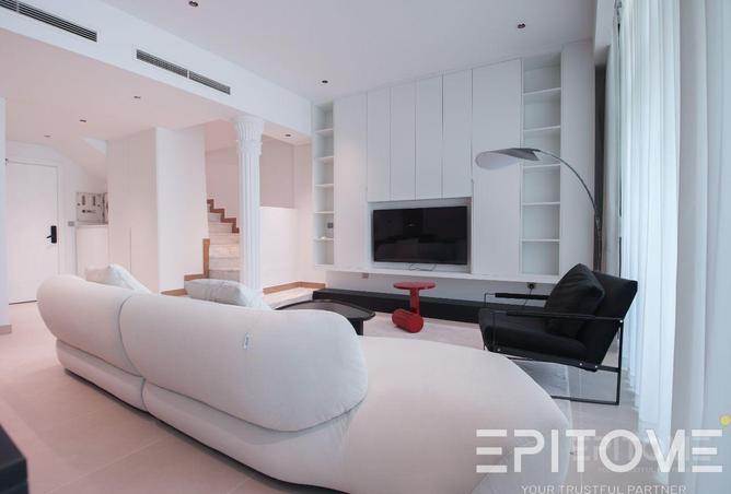 976285 - Property Image 2