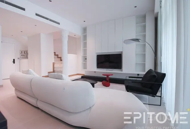 976285 - Property Image 2