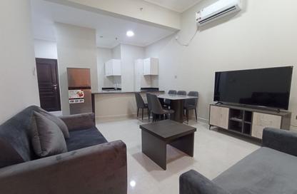Apartment - 1 - 1 for rent in Umm Ghwailina Comm - Umm Ghuwalina - Umm Ghuwailina - Doha