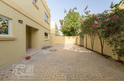 فيلا - 5 غرف نوم - 5 حمامات للايجار في مجمع فيلات بل اير - الريان القديمة - الريان - الدوحة
