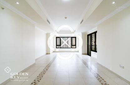 Apartment - 1 Bedroom - 2 Bathrooms for rent in West Porto Drive - Porto Arabia - The Pearl Island - Doha
