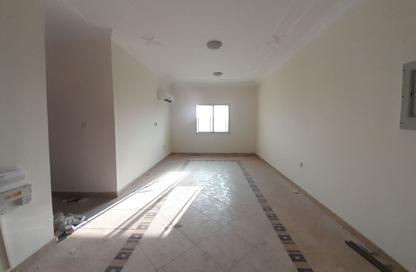 Apartment - 2 - 2 for rent in Al Mansoura - Al Mansoura - Doha