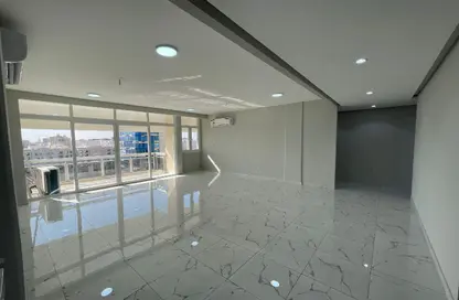 Apartment - 3 Bedrooms - 3 Bathrooms for rent in Al Aqaria Tower - Old Salata - Salata - Doha