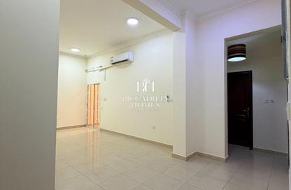 Apartment - 2 Bedrooms - 2 Bathrooms for rent in Al Sadd Road - Al Sadd - Doha