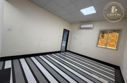 Apartment - Studio - 1 for rent in Al Mansoura - Al Mansoura - Doha