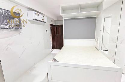 Apartment - Studio - 1 Bathroom for rent in Umm Ghuwalina - Umm Ghuwailina - Doha